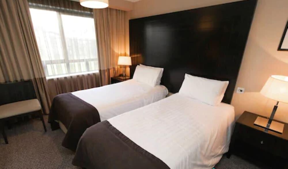 Shamrock Lodge Hotel Атлоун Екстериор снимка