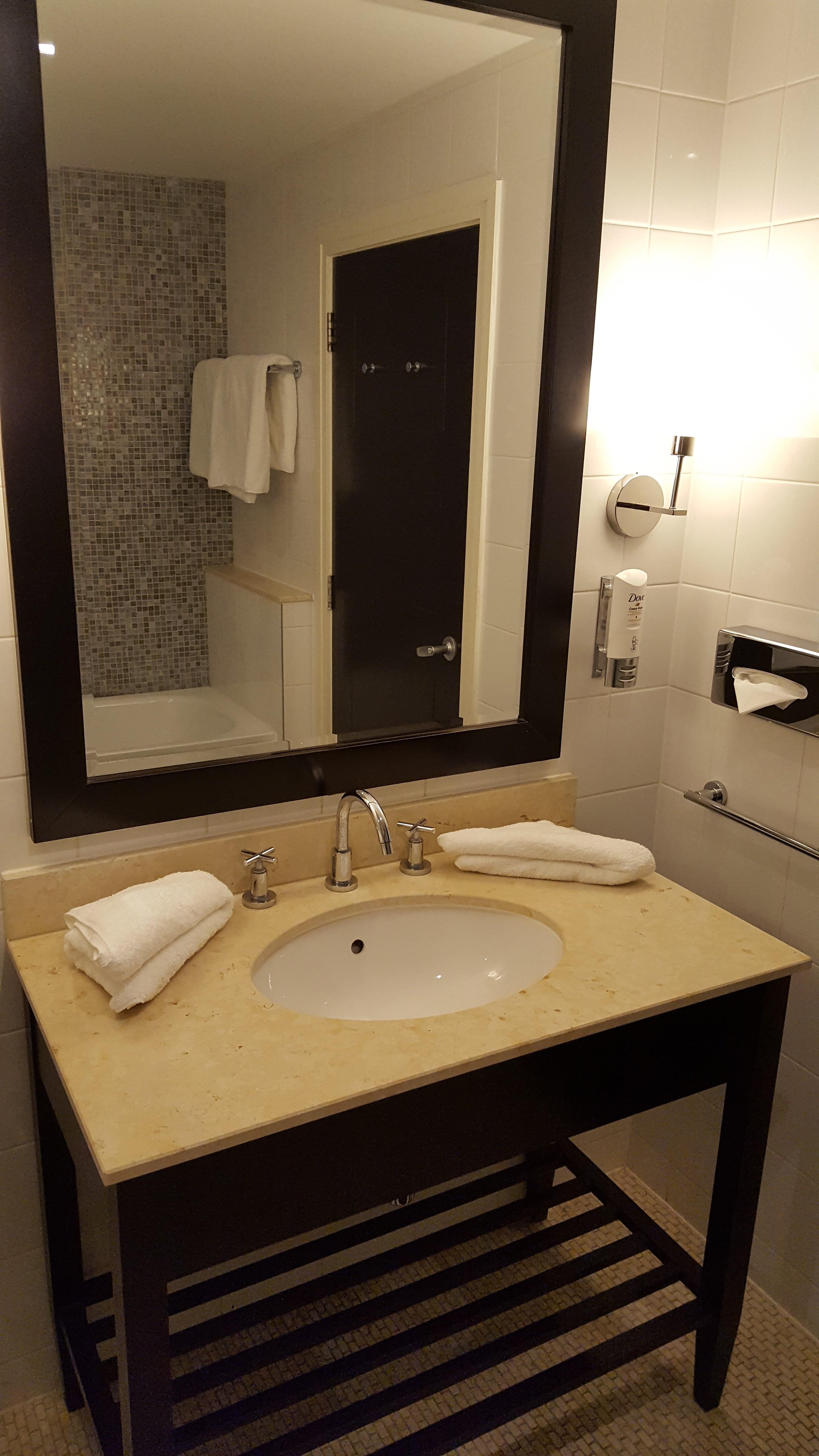 Shamrock Lodge Hotel Атлоун Екстериор снимка