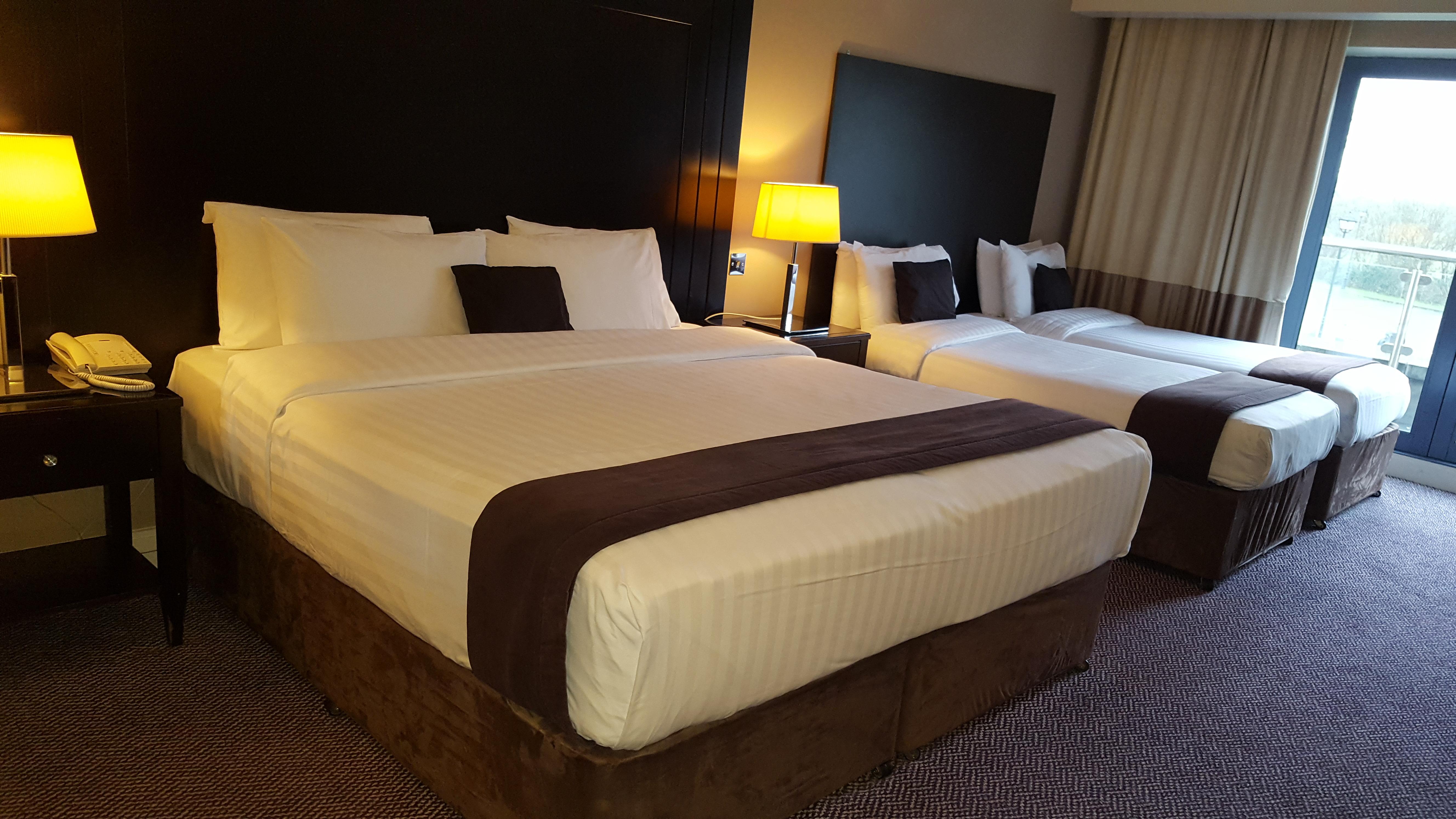 Shamrock Lodge Hotel Атлоун Екстериор снимка