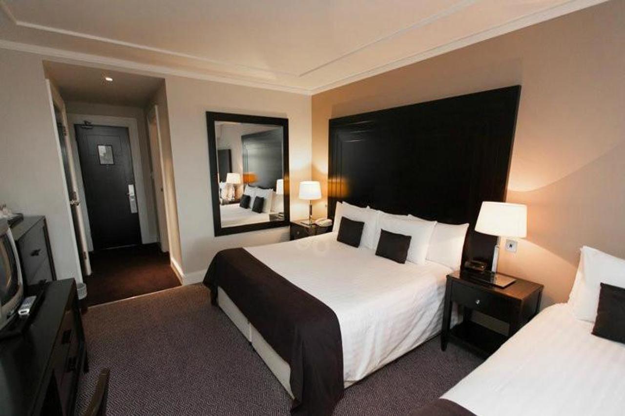 Shamrock Lodge Hotel Атлоун Екстериор снимка