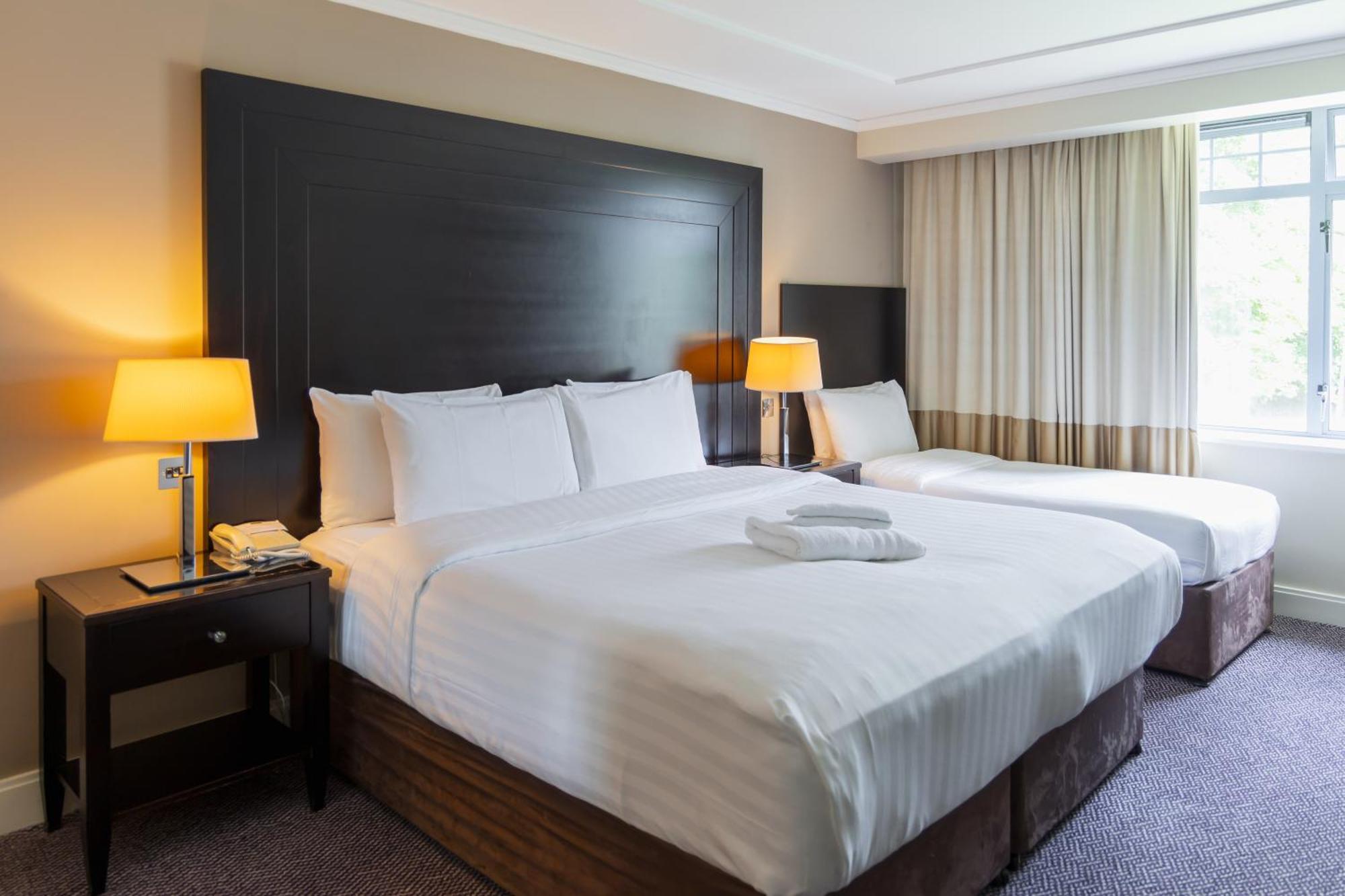 Shamrock Lodge Hotel Атлоун Екстериор снимка