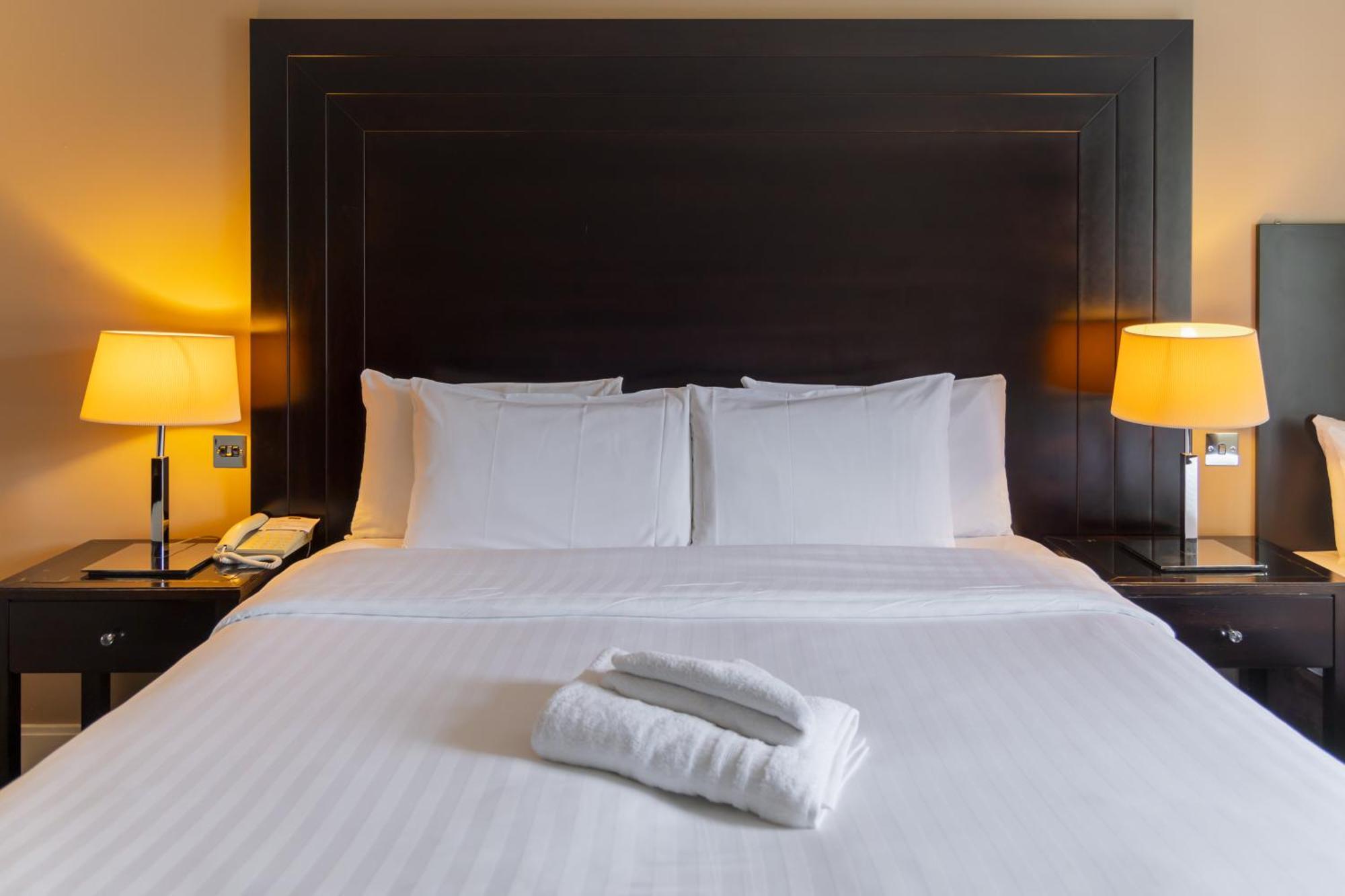 Shamrock Lodge Hotel Атлоун Екстериор снимка