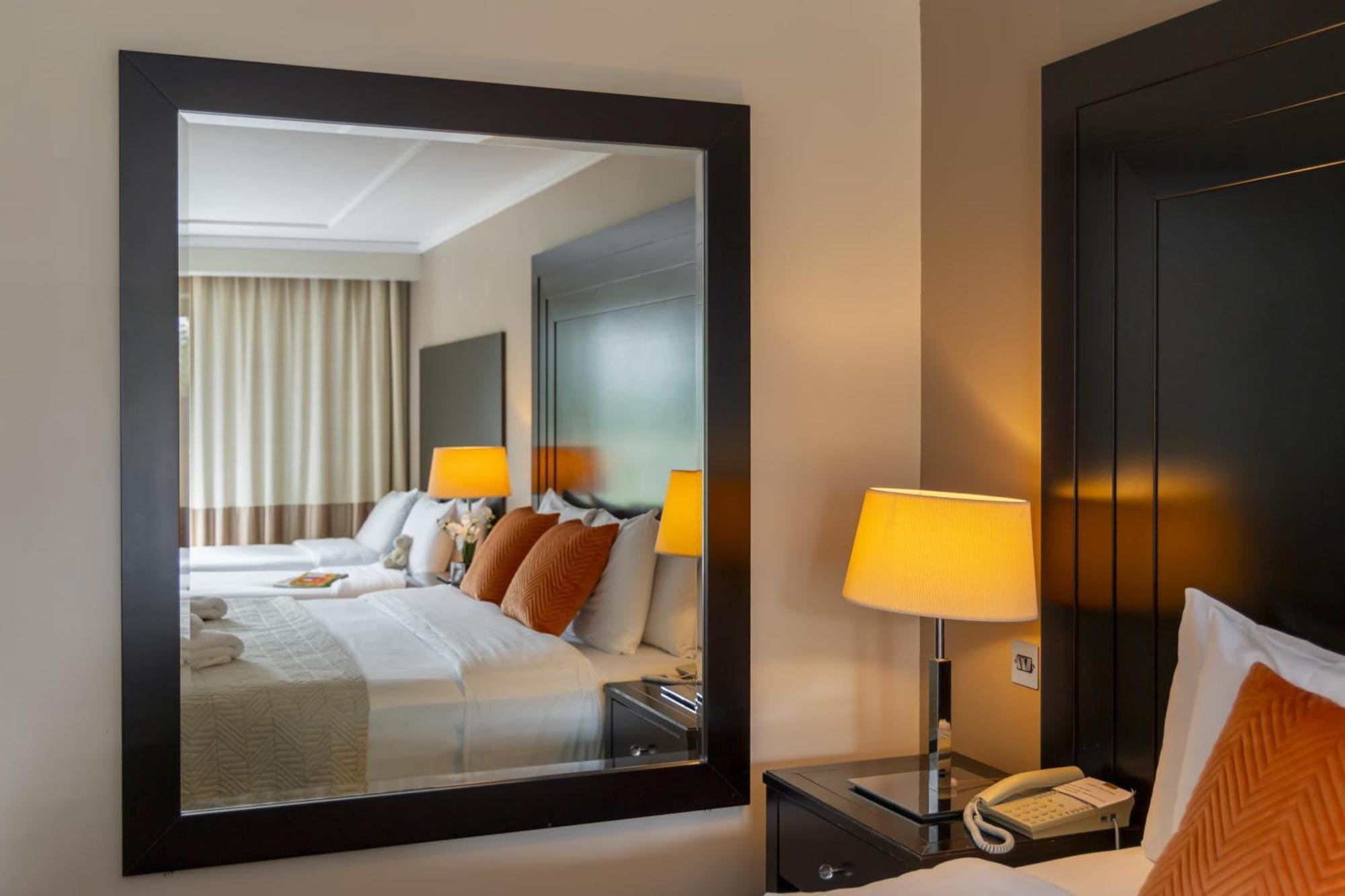 Shamrock Lodge Hotel Атлоун Екстериор снимка