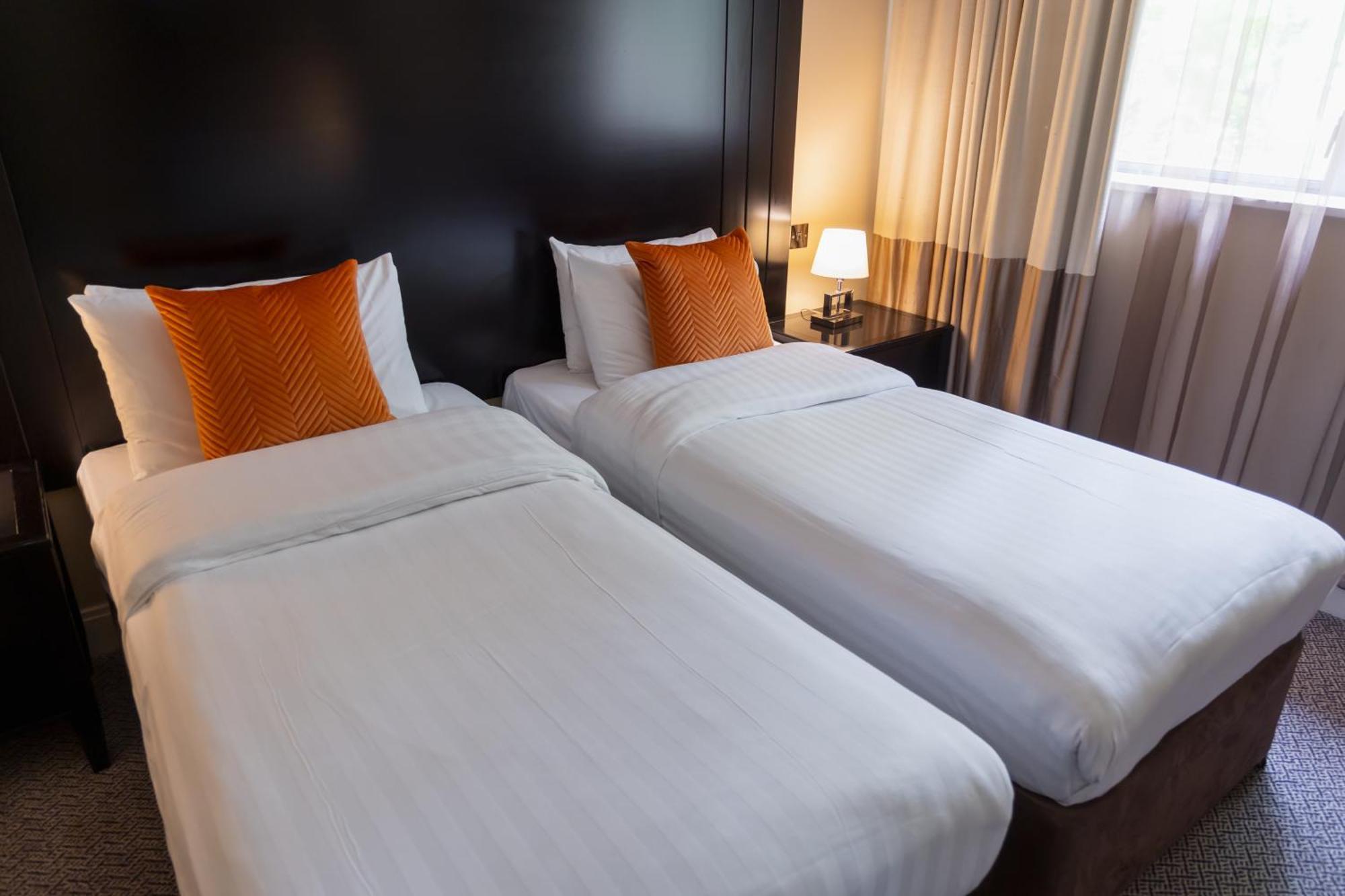 Shamrock Lodge Hotel Атлоун Екстериор снимка