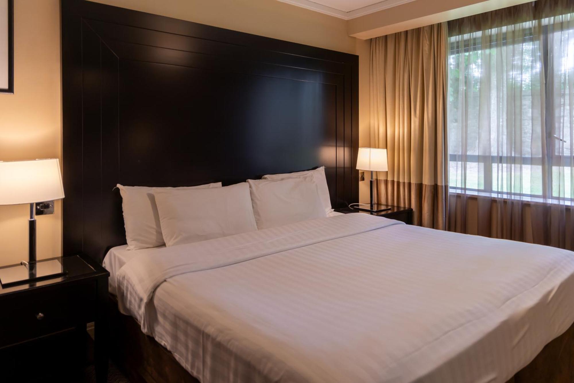 Shamrock Lodge Hotel Атлоун Екстериор снимка
